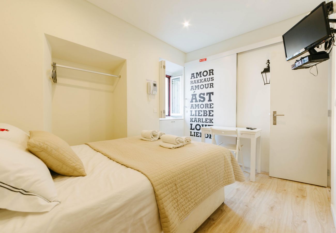 Studio in Lisbon - RENT4REST LISBON DOWNTOWN TINY STUDIO APARTMENT 1