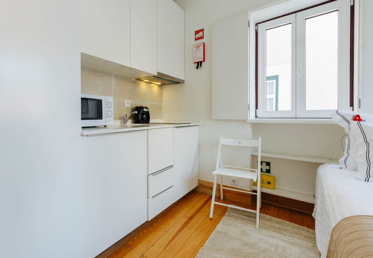 Studio in Lisbon - RENT4REST LISBON DOWNTOWN TINY STUDIO APARTMENT 2