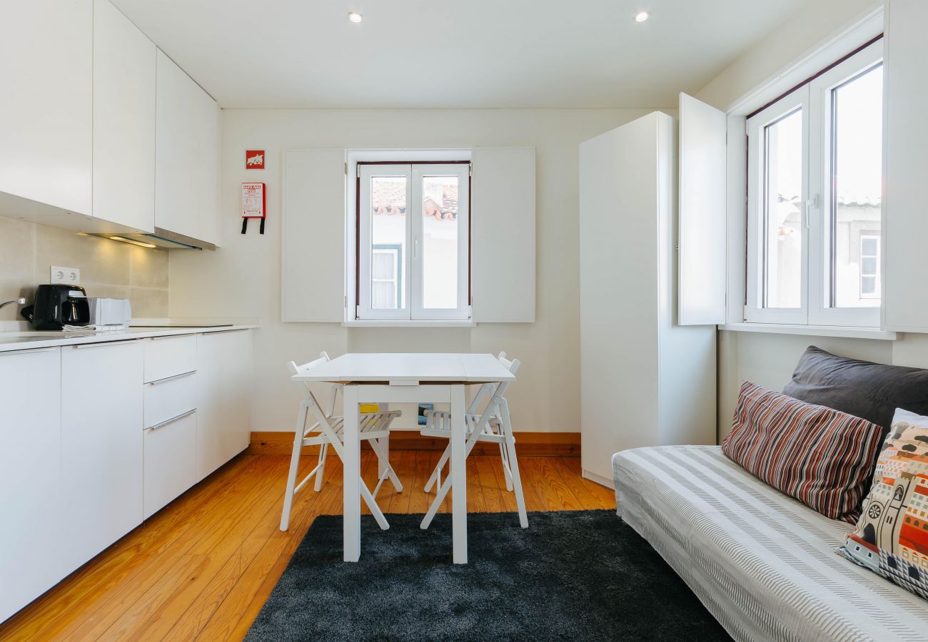 Apartment in Lisbon - RENT4REST LISBON DOWNTOWN TINY DUPLEX APARTMENT