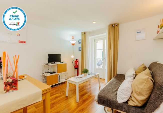 Apartment in Lisbon - RENT4REST BAIRRO ALTO CHARMING 1 BEDROOM APARTMENT