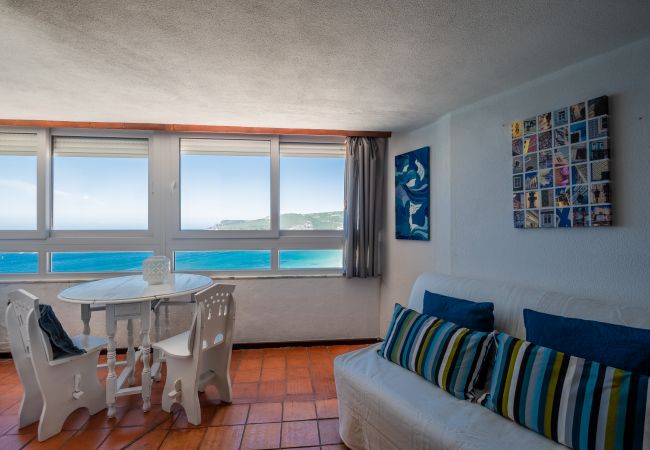  in Sesimbra - RENT4REST SESIMBRA OCEAN VIEW STUDIO - DIRECT BEACH ACCESS