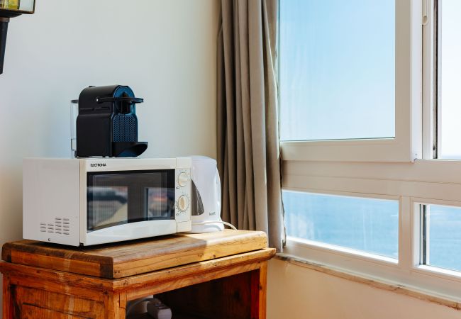 Studio in Sesimbra - RENT4REST SESIMBRA OCEAN VIEW STUDIO - DIRECT BEACH ACCESS Studio in Sesimbra - RENT4REST SESIMBRA OCEAN VIEW STUDIO - DIRECT BEACH ACCESS