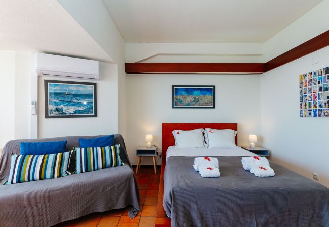 Studio in Sesimbra - RENT4REST SESIMBRA OCEAN VIEW STUDIO - DIRECT BEACH ACCESS Studio in Sesimbra - RENT4REST SESIMBRA OCEAN VIEW STUDIO - DIRECT BEACH ACCESS