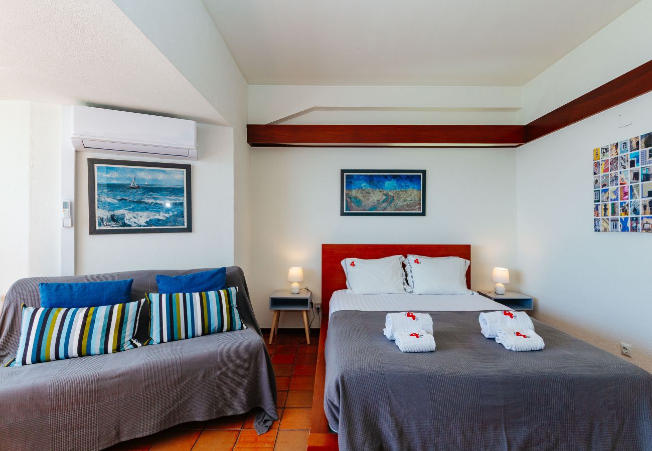 Studio in Sesimbra - RENT4REST SESIMBRA OCEAN VIEW STUDIO - DIRECT BEACH ACCESS