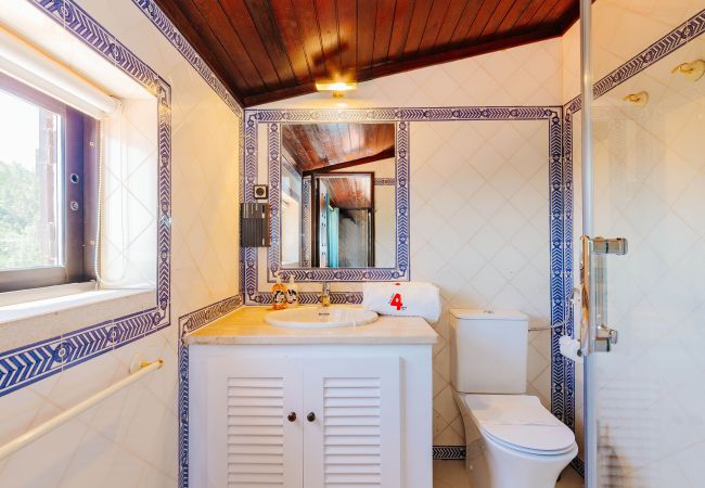 House in Sesimbra - RENT4REST SESIMBRA 4BDR OCEAN VIEW AND PRIVATE POOL VILLA House in Sesimbra - RENT4REST SESIMBRA 4BDR OCEAN VIEW AND PRIVATE POOL VILLA