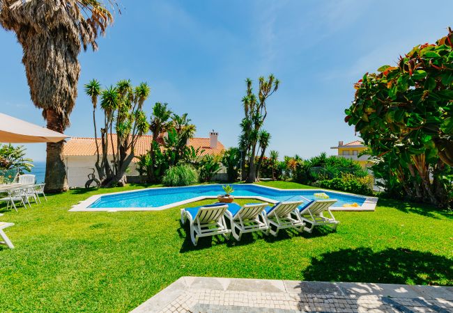 House in Sesimbra - RENT4REST SESIMBRA 4BDR OCEAN VIEW AND PRIVATE POOL VILLA House in Sesimbra - RENT4REST SESIMBRA 4BDR OCEAN VIEW AND PRIVATE POOL VILLA