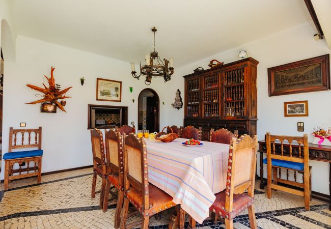 House in Sesimbra - RENT4REST SESIMBRA 4BDR OCEAN VIEW AND PRIVATE POOL VILLA House in Sesimbra - RENT4REST SESIMBRA 4BDR OCEAN VIEW AND PRIVATE POOL VILLA