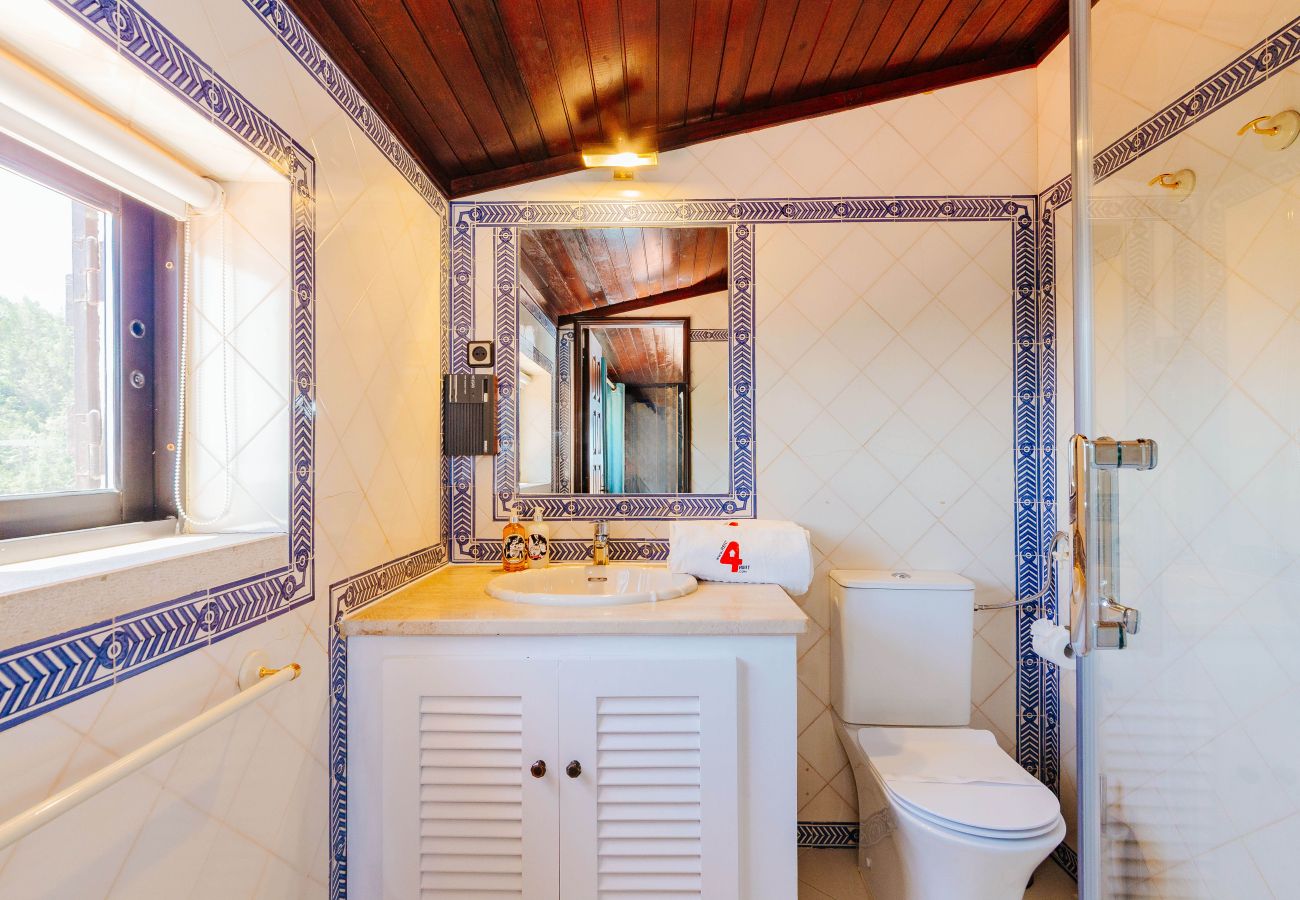 House in Sesimbra - RENT4REST SESIMBRA 4BDR OCEAN VIEW AND PRIVATE POOL VILLA