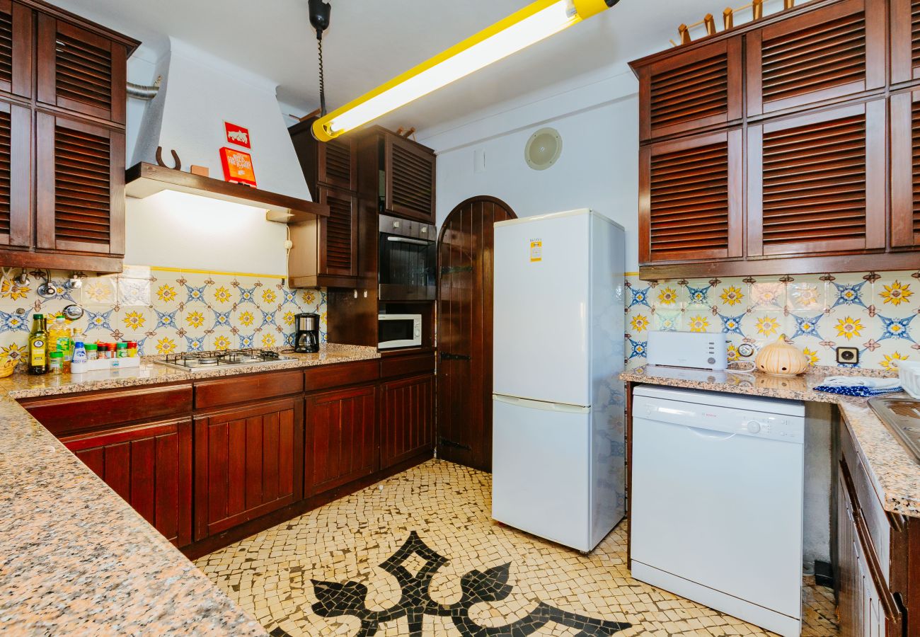 House in Sesimbra - RENT4REST SESIMBRA 4BDR OCEAN VIEW AND PRIVATE POOL VILLA