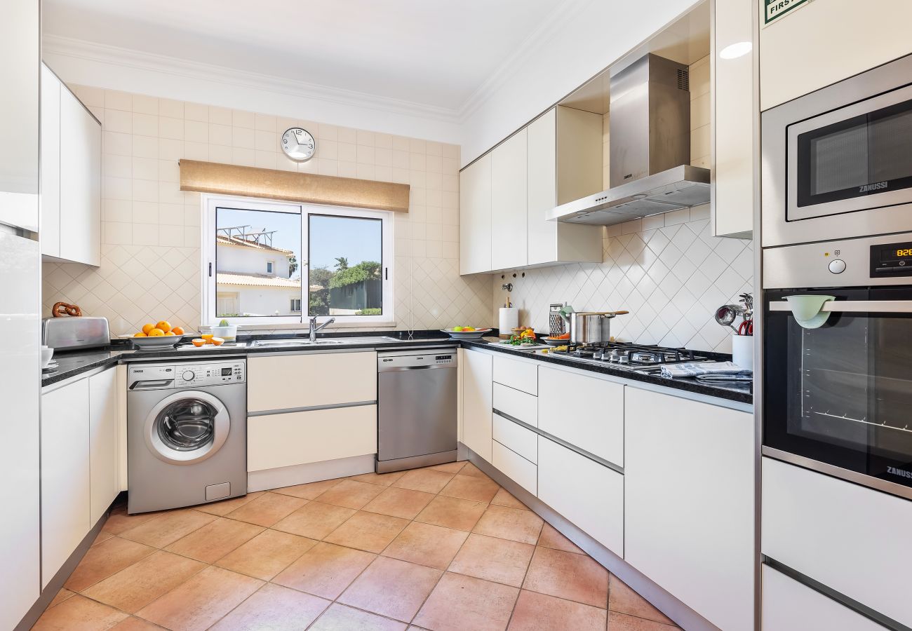 Villa in Albufeira - Villa Ericeira OCV - Private Pool Ideal Kids