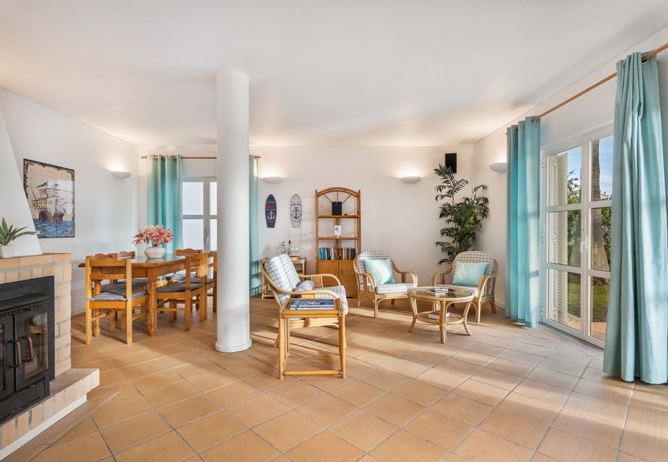 Villa in Galé - Villa Luz do Atlantico, 100m from the beach- private pool 