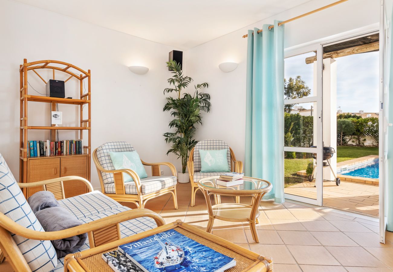 Villa in Galé - Villa Luz do Atlantico, 100m from the beach- private pool 