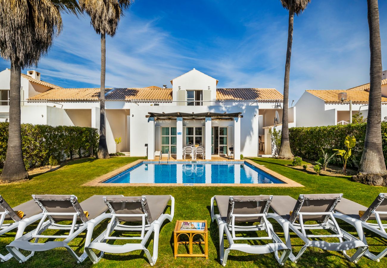 Villa in Galé - Villa Luz do Atlantico, 100m from the beach- pool heating