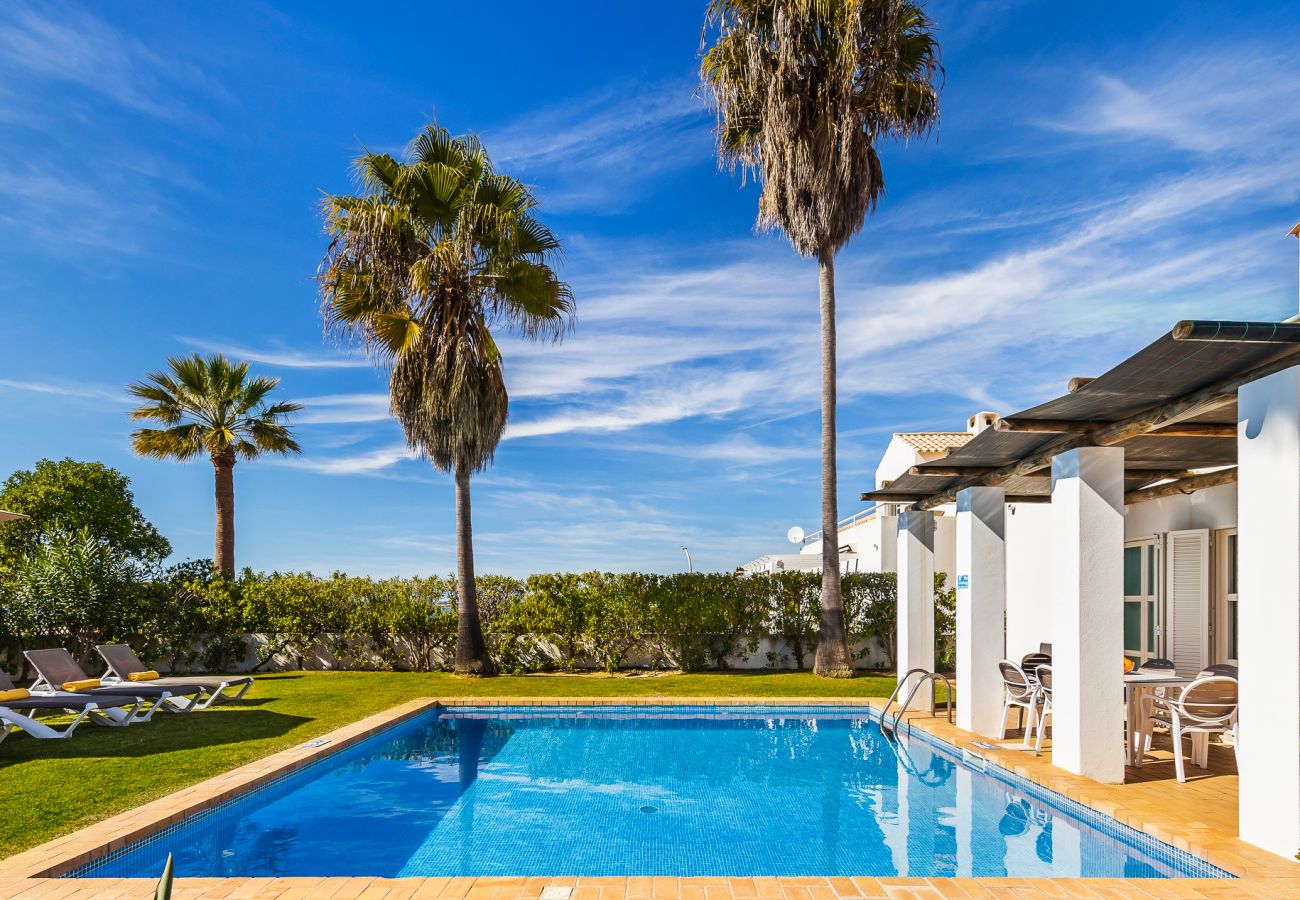 Villa in Galé - Villa Luz do Atlantico, 100m from the beach- private pool 