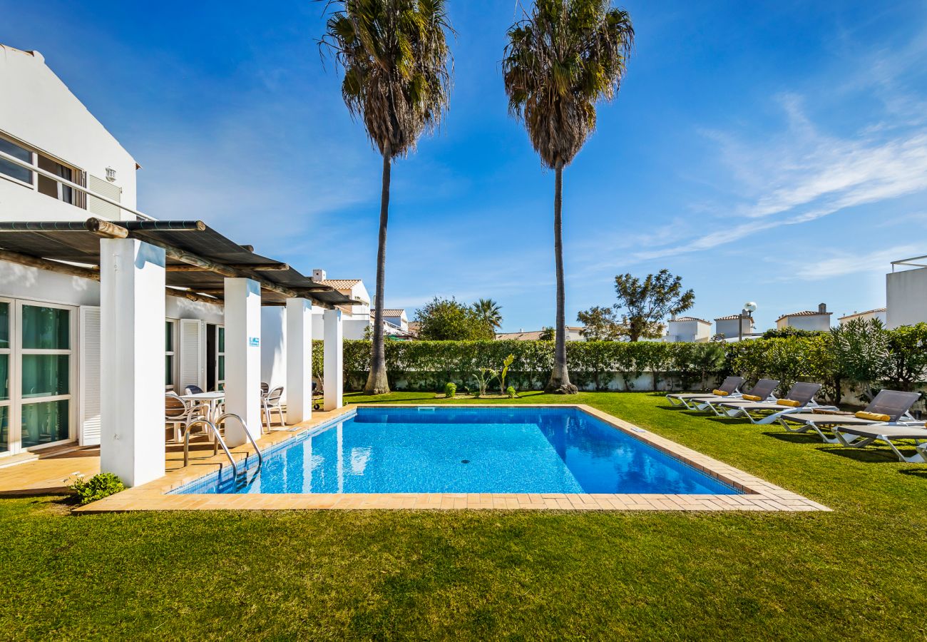 Villa in Galé - Villa Luz do Atlantico, 100m from the beach- private pool 