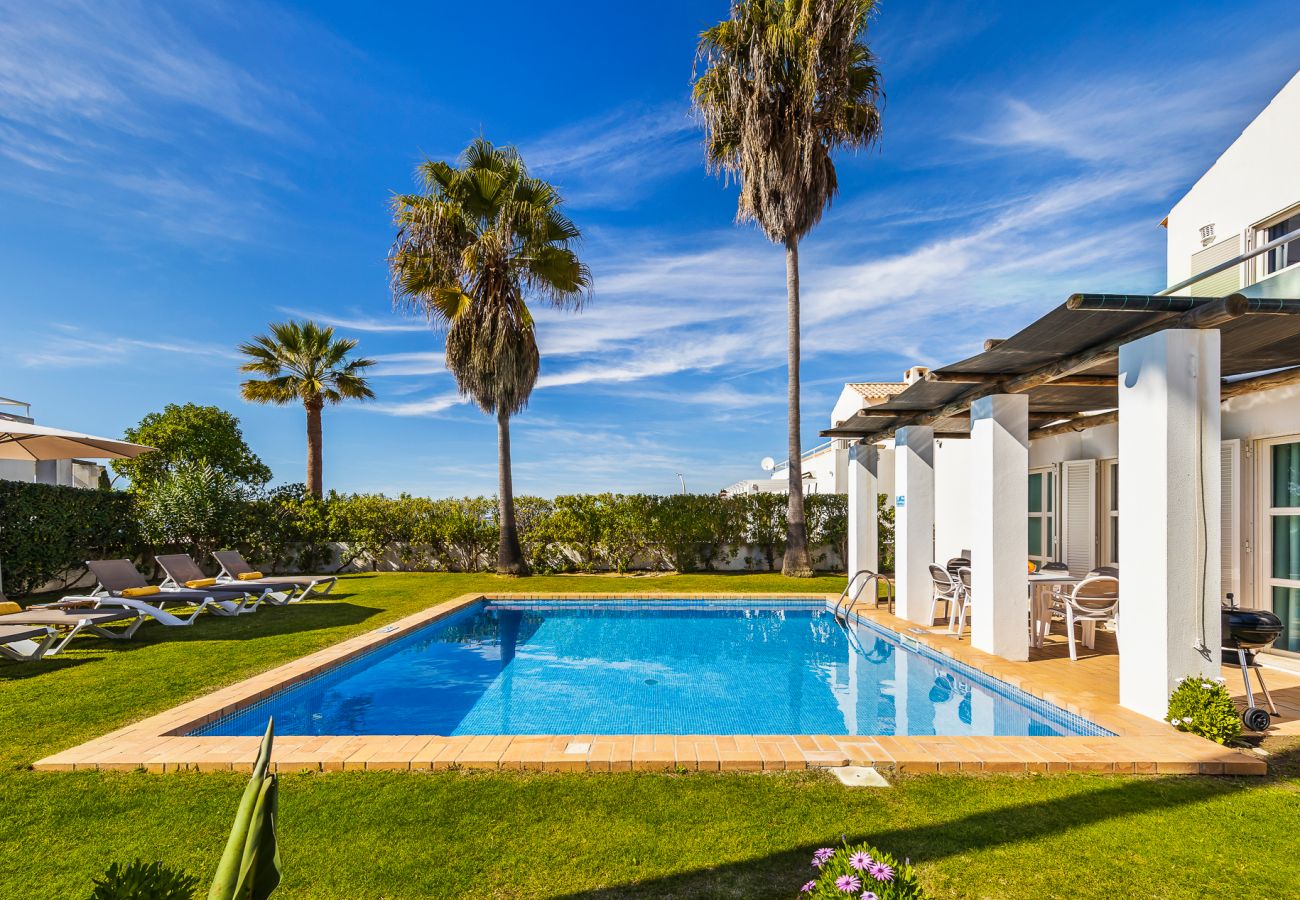 Villa in Galé - Villa Luz do Atlantico, 100m from the beach- pool heating