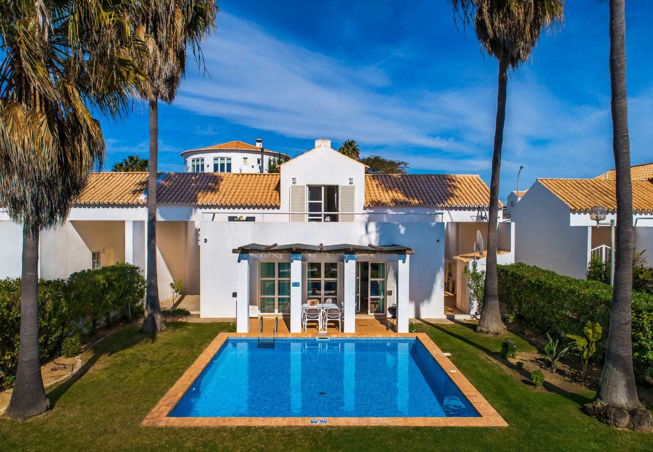 Villa in Galé - Villa Luz do Atlantico, 100m from the beach- private pool 