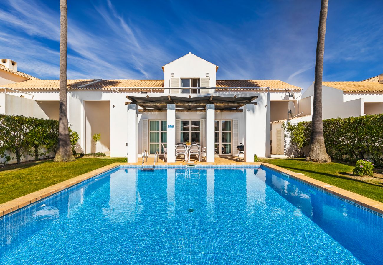Villa in Galé - Villa Luz do Atlantico, 100m from the beach- private pool 
