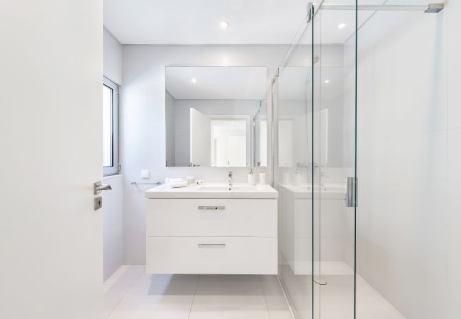 Villa in Albufeira - Design Villa OCV - Heated Pool and Jacuzzi Villa in Albufeira - Design Villa OCV - Heated Pool and Jacuzzi