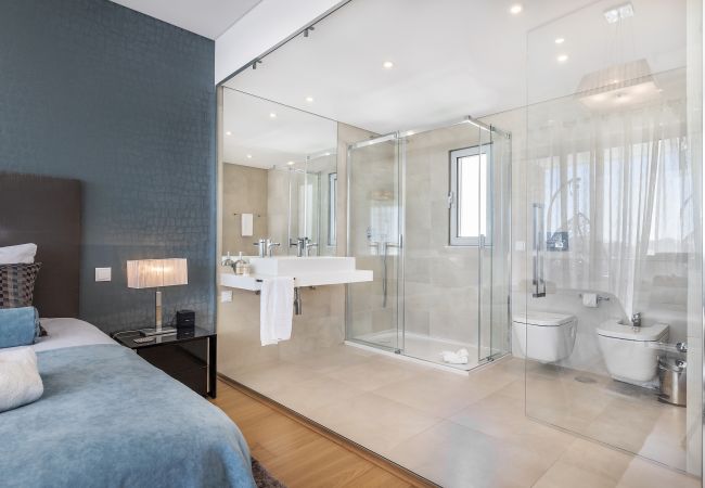 Villa in Albufeira - Design Villa OCV - Heated Pool and Jacuzzi Villa in Albufeira - Design Villa OCV - Heated Pool and Jacuzzi