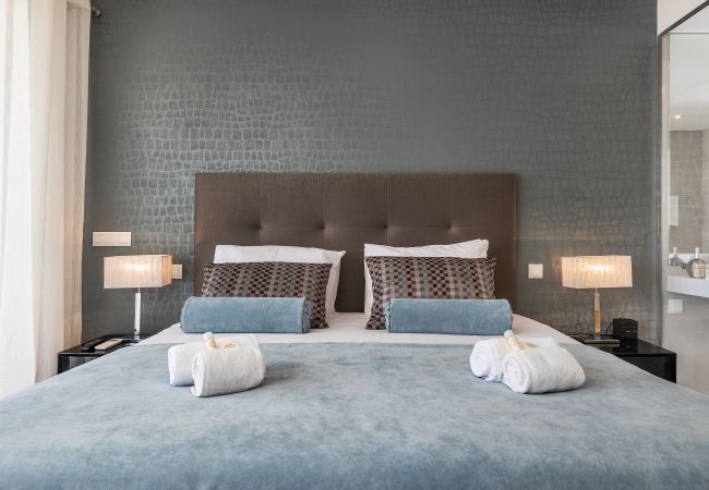 Villa in Albufeira - Design Villa OCV - Heated Pool and Jacuzzi Villa in Albufeira - Design Villa OCV - Heated Pool and Jacuzzi