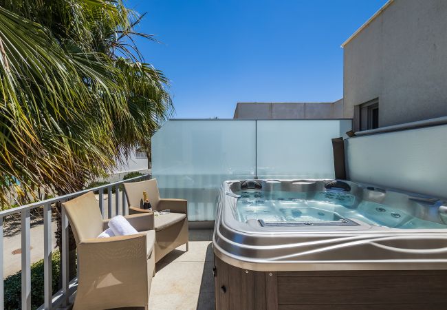 Villa/Dettached house in Albufeira - Design Villa OCV - Heated Pool and Jacuzzi