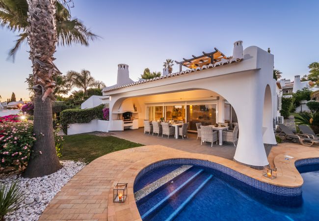 Villa in Albufeira - Villa Eva OCV - Private with Heated Pool and Games Room Villa in Albufeira - Villa Eva OCV - Private with Heated Pool and Games Room