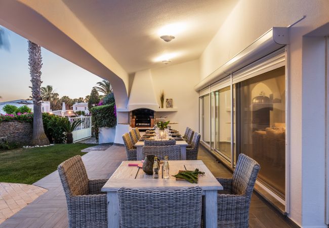 Villa in Albufeira - Villa Eva OCV - Private with Heated Pool and Games Room Villa in Albufeira - Villa Eva OCV - Private with Heated Pool and Games Room