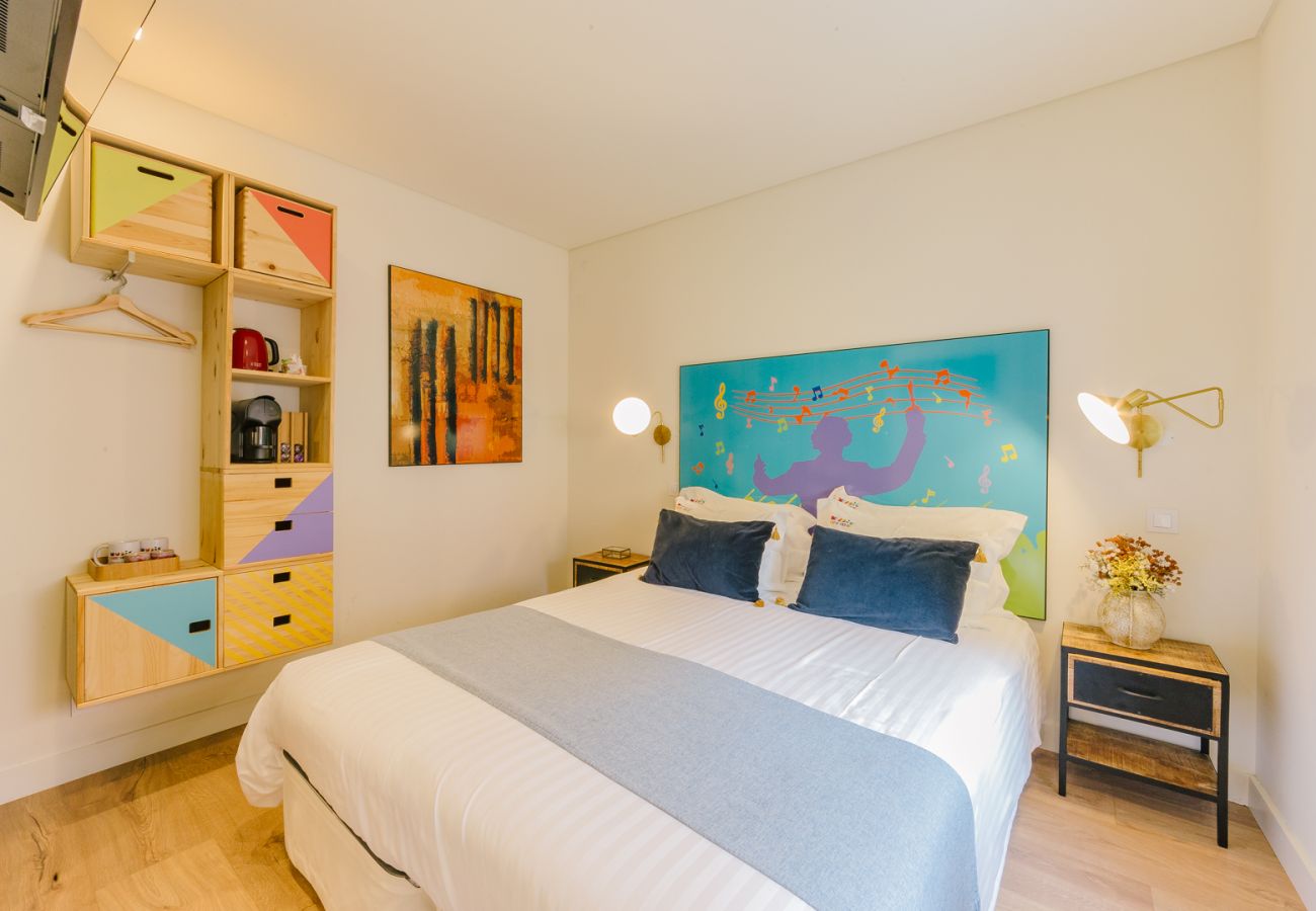 Rent by room in Lisbon - BAIRRO ALTO MUSIC GUEST HOUSE BEETHOVEN