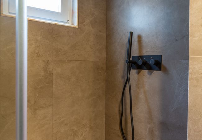 Rent by room in Lisboa - BAIRRO ALTO MUSIC GUEST HOUSE BRAHMS Rent by room in Lisboa - BAIRRO ALTO MUSIC GUEST HOUSE BRAHMS