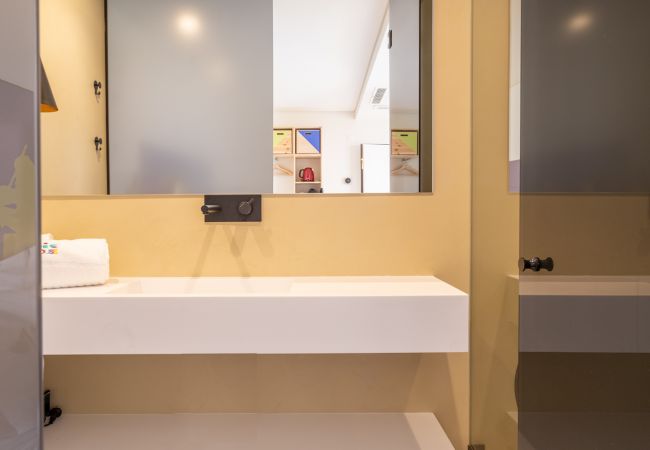 Rent by room in Lisboa - BAIRRO ALTO MUSIC GUEST HOUSE HAYDEN Rent by room in Lisboa - BAIRRO ALTO MUSIC GUEST HOUSE HAYDEN