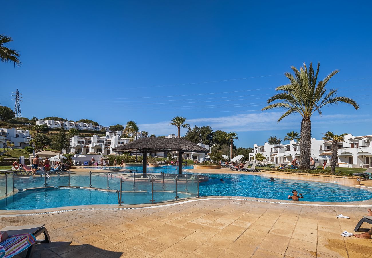 Apartment in Albufeira - Terra Vermelha Clube Ocv - 4 Pools & 2 restaurants