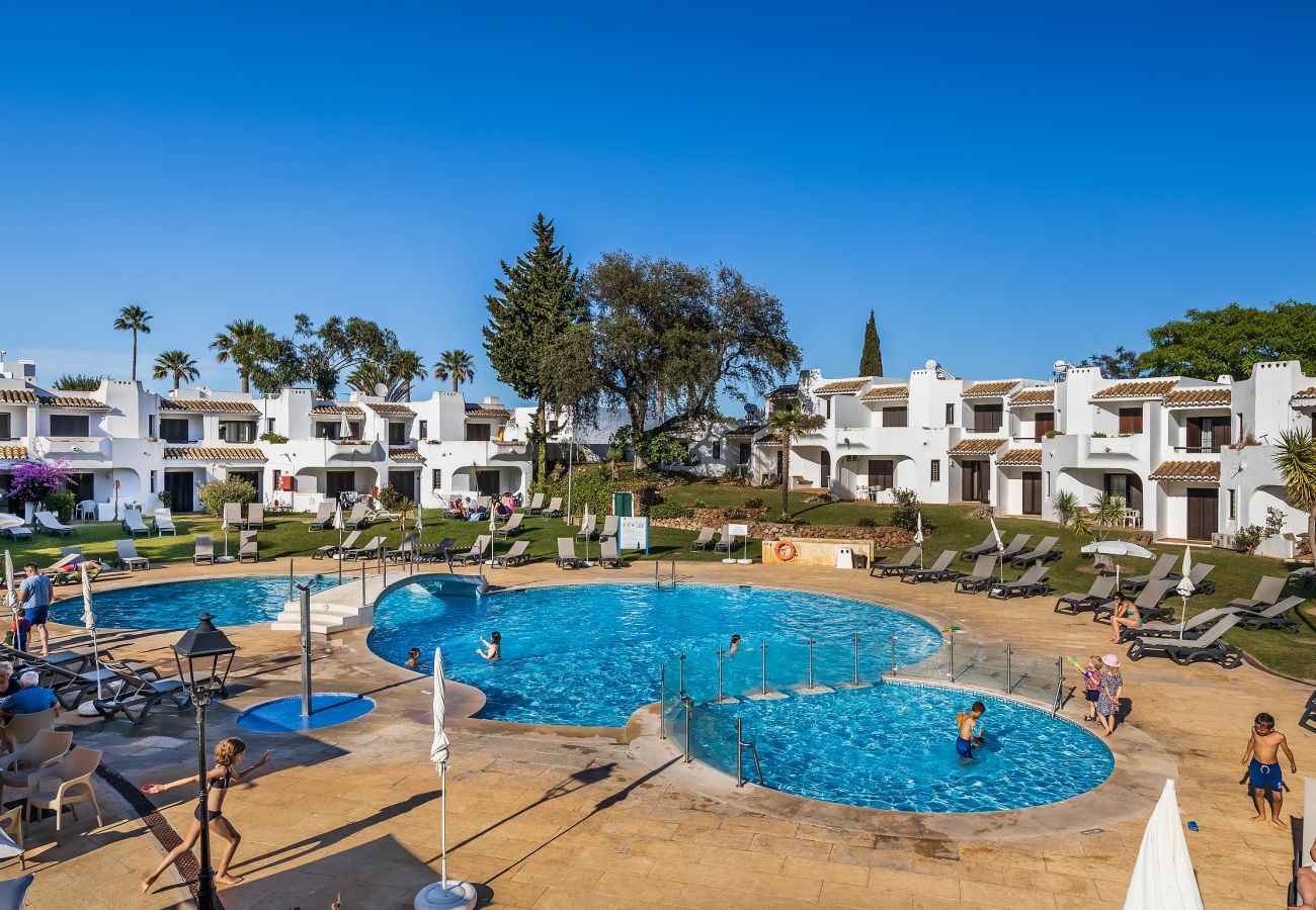 Apartment in Albufeira - Terra Vermelha Clube Ocv - 4 Pools & 2 restaurants