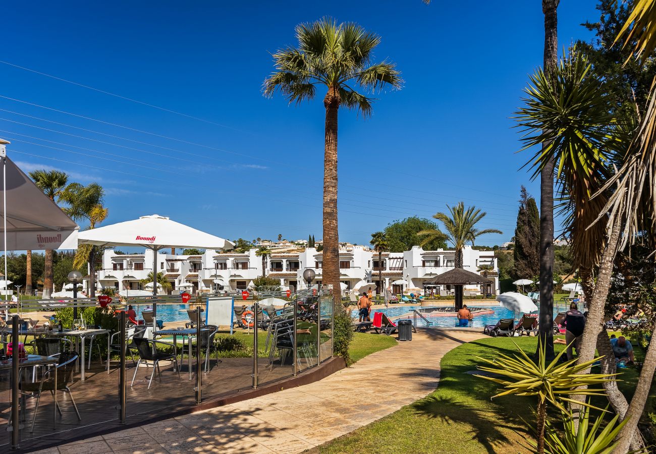 Apartment in Albufeira - Terra Vermelha Clube Ocv - 4 Pools & 2 restaurants