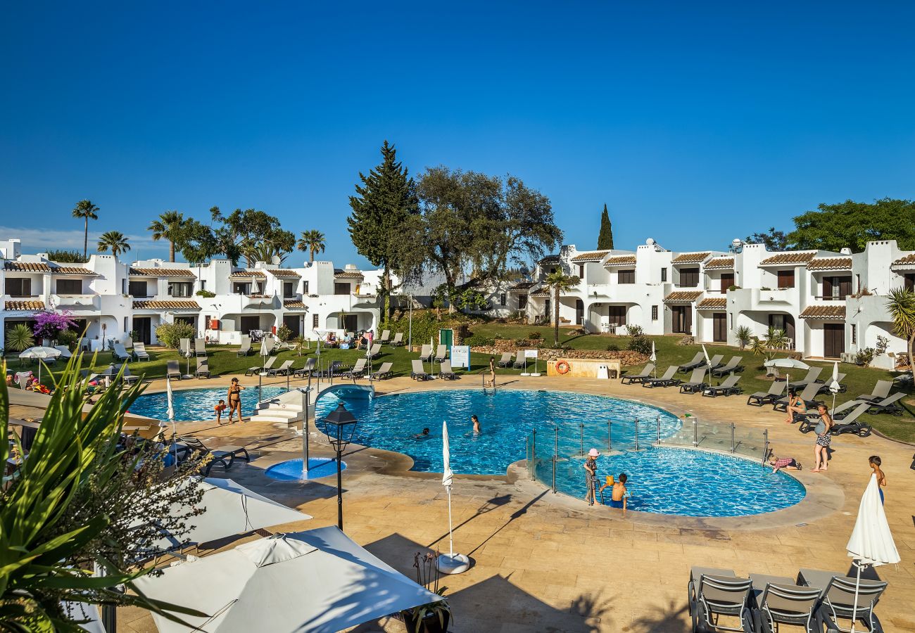 Apartment in Albufeira - Terra Vermelha Clube Ocv - 4 Pools & 2 restaurants