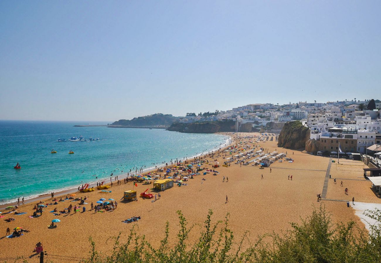 Villa in Albufeira - Walnut Townhouse OCV - Old Town, pool, fantastic sunny terrace