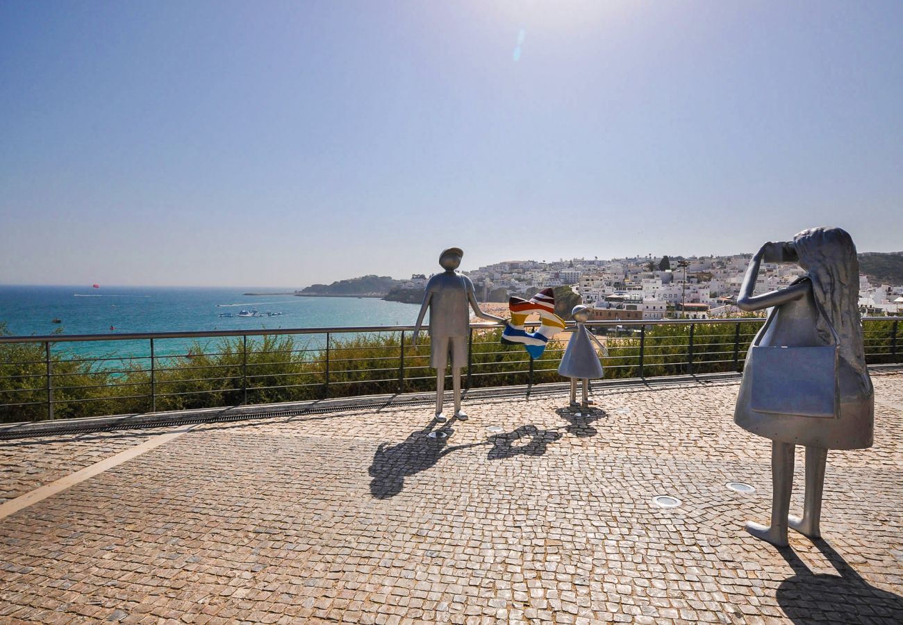 Villa in Albufeira - Walnut Townhouse OCV - Old Town, pool, fantastic sunny terrace