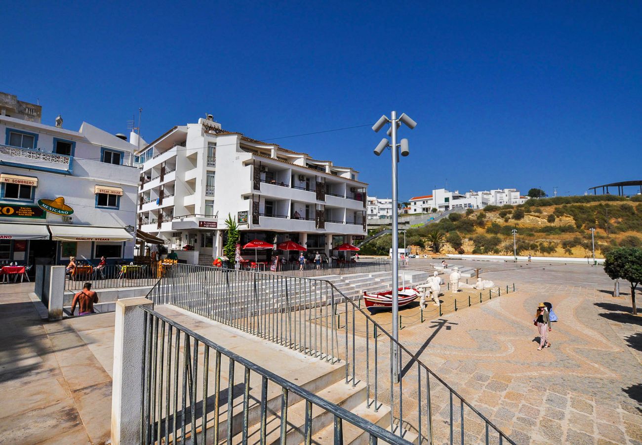 Villa in Albufeira - Walnut Townhouse OCV - Old Town, pool, fantastic sunny terrace