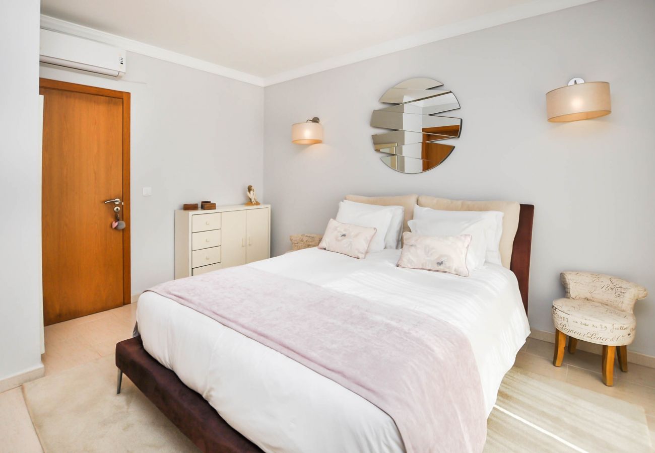 Villa in Albufeira - Walnut Townhouse OCV - Old Town, pool, fantastic sunny terrace