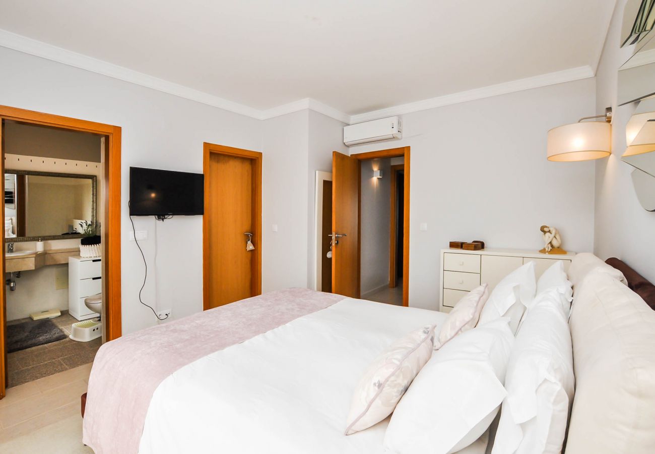 Villa in Albufeira - Walnut Townhouse OCV - Old Town, pool, fantastic sunny terrace