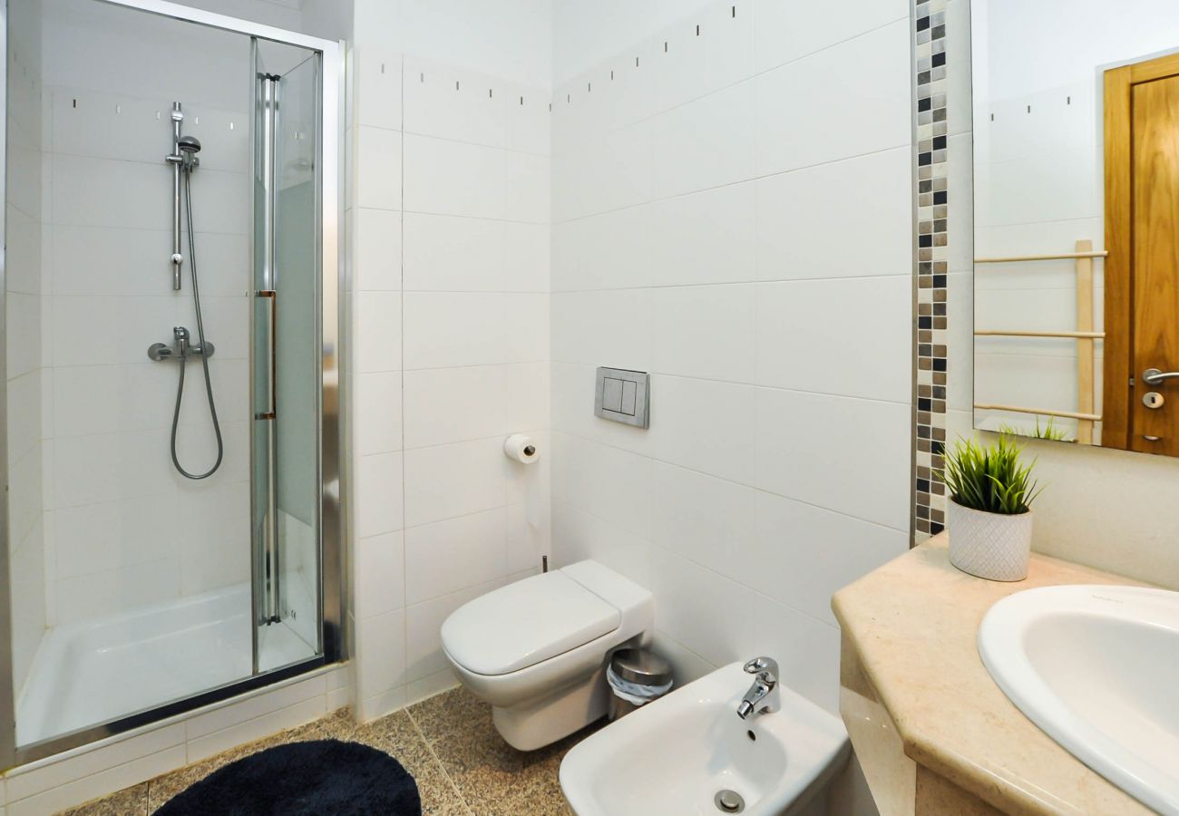 Villa in Albufeira - Walnut Townhouse OCV - Old Town, pool, fantastic sunny terrace