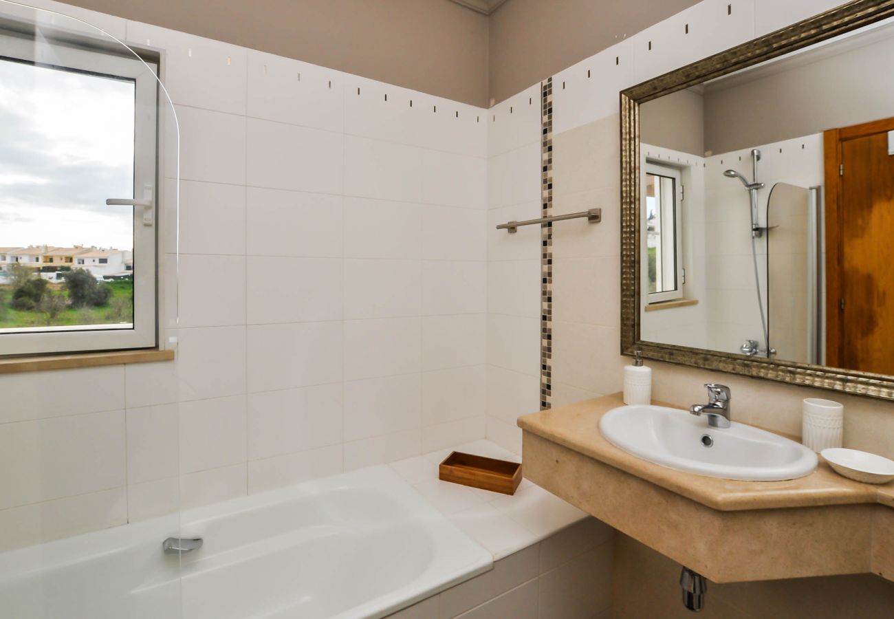 Villa in Albufeira - Walnut Townhouse OCV - Old Town, pool, fantastic sunny terrace