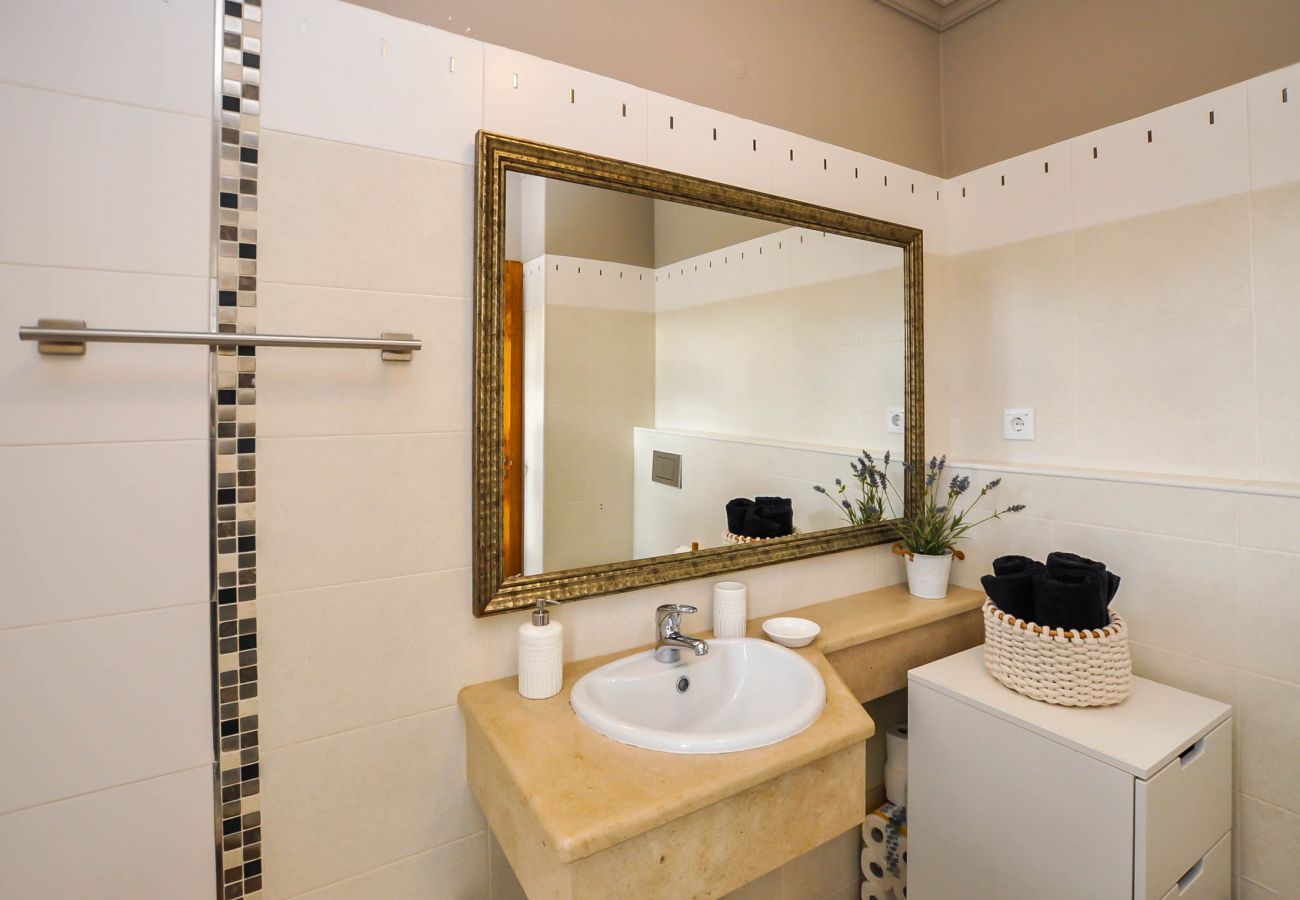 Villa in Albufeira - Walnut Townhouse OCV - Old Town, pool, fantastic sunny terrace