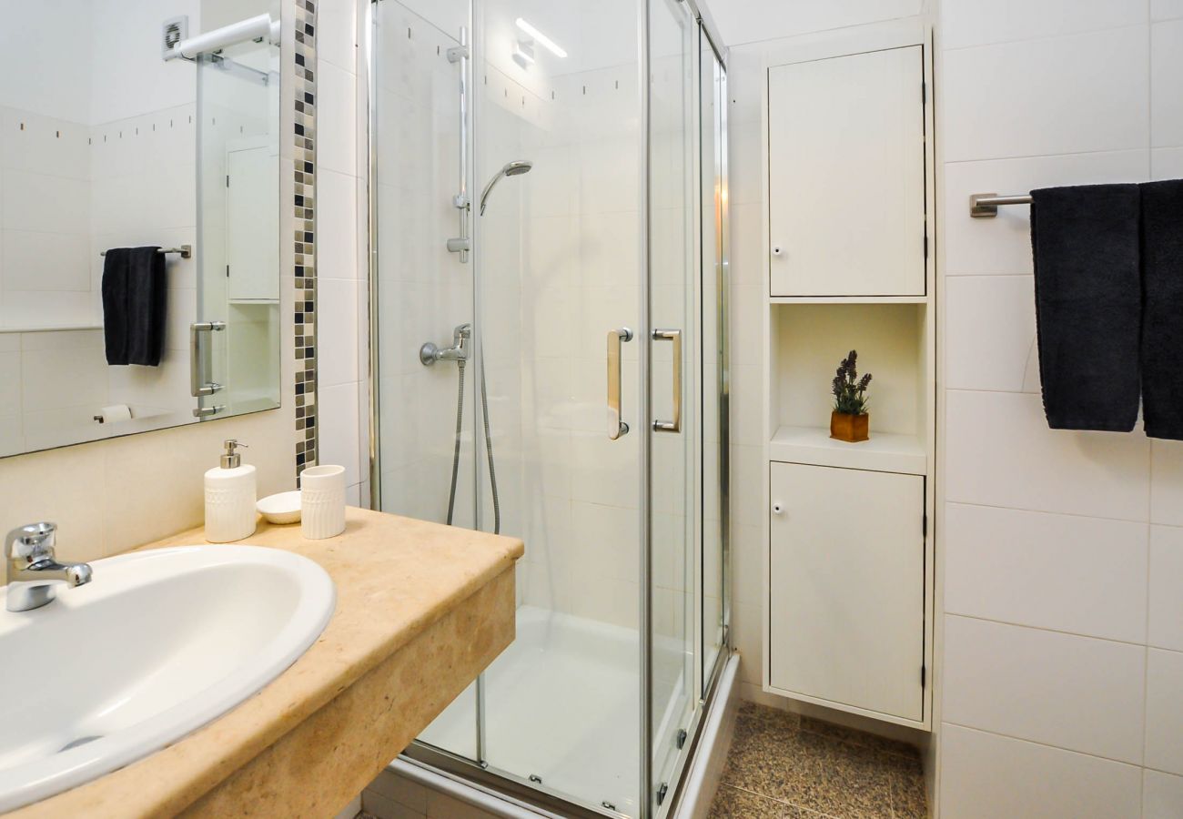 Villa in Albufeira - Walnut Townhouse OCV - Old Town, pool, fantastic sunny terrace