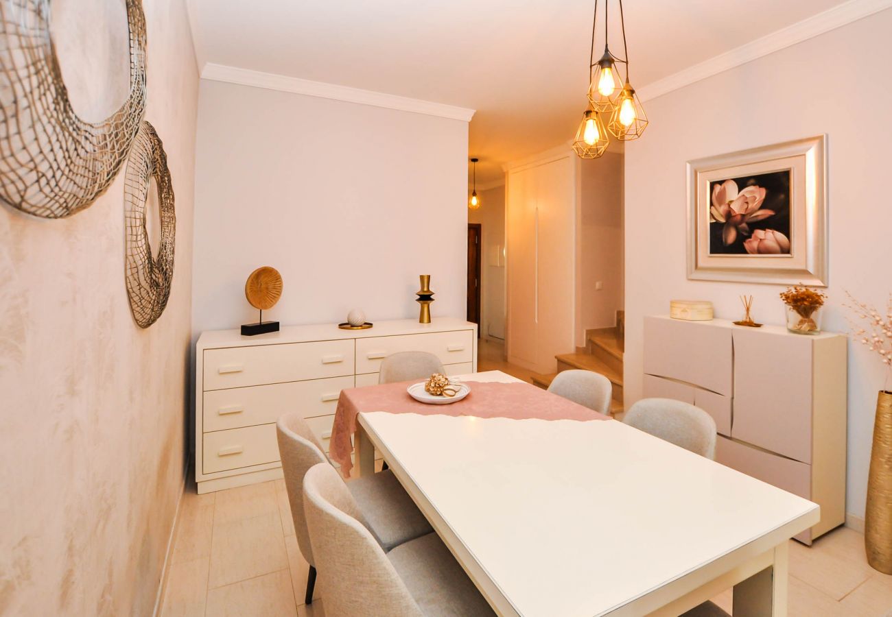 Villa in Albufeira - Walnut Townhouse OCV - Old Town, pool, fantastic sunny terrace