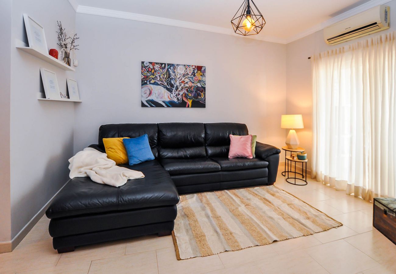 Villa in Albufeira - Walnut Townhouse OCV - Old Town, pool, fantastic sunny terrace