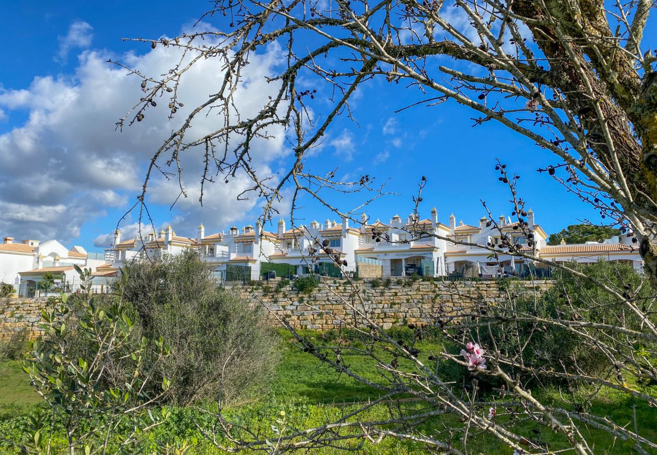 Villa in Albufeira - Walnut Townhouse OCV - Old Town, pool, fantastic sunny terrace