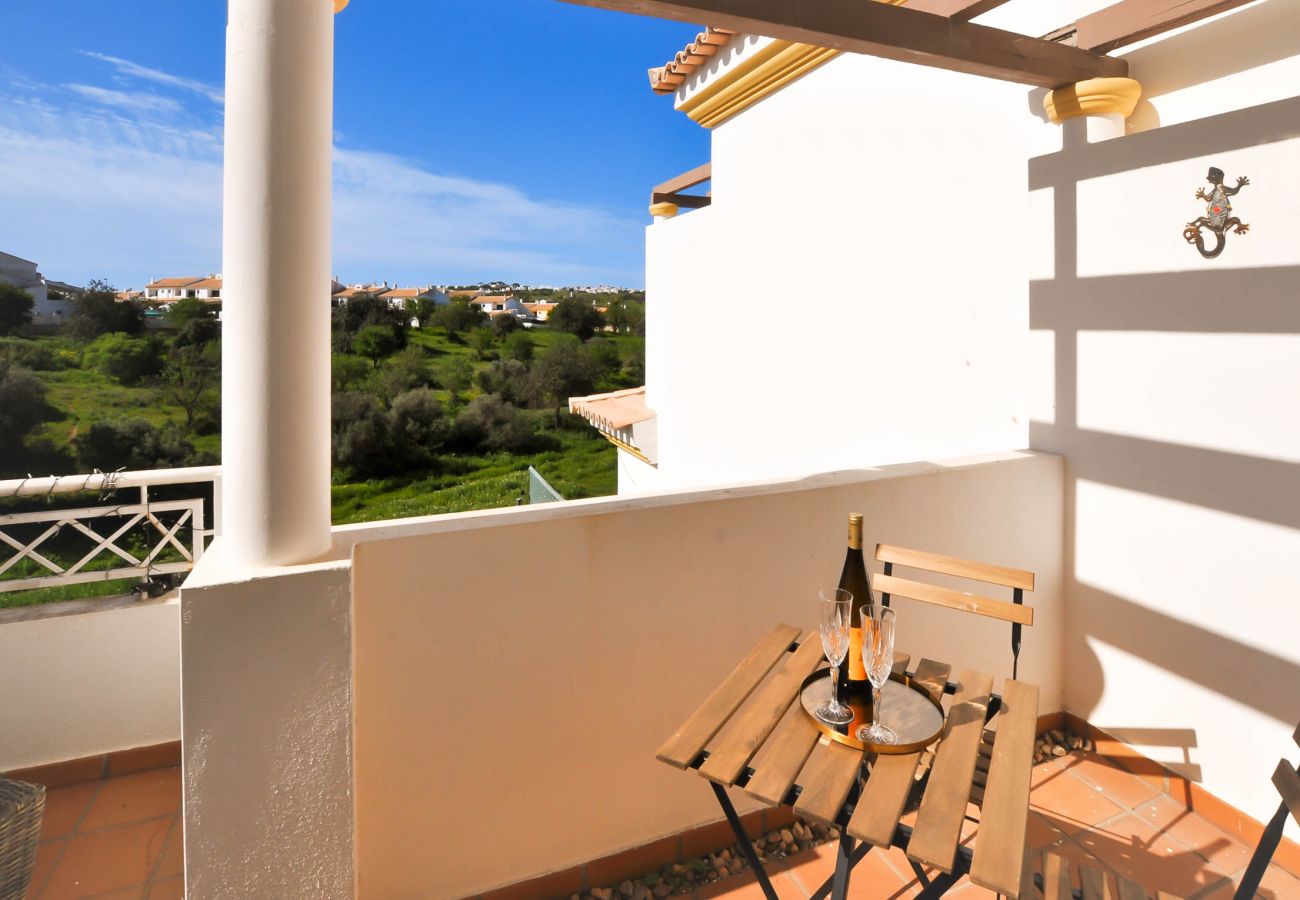 Villa in Albufeira - JoyaTownhouse OCV - near the center, pool and sunny terrace