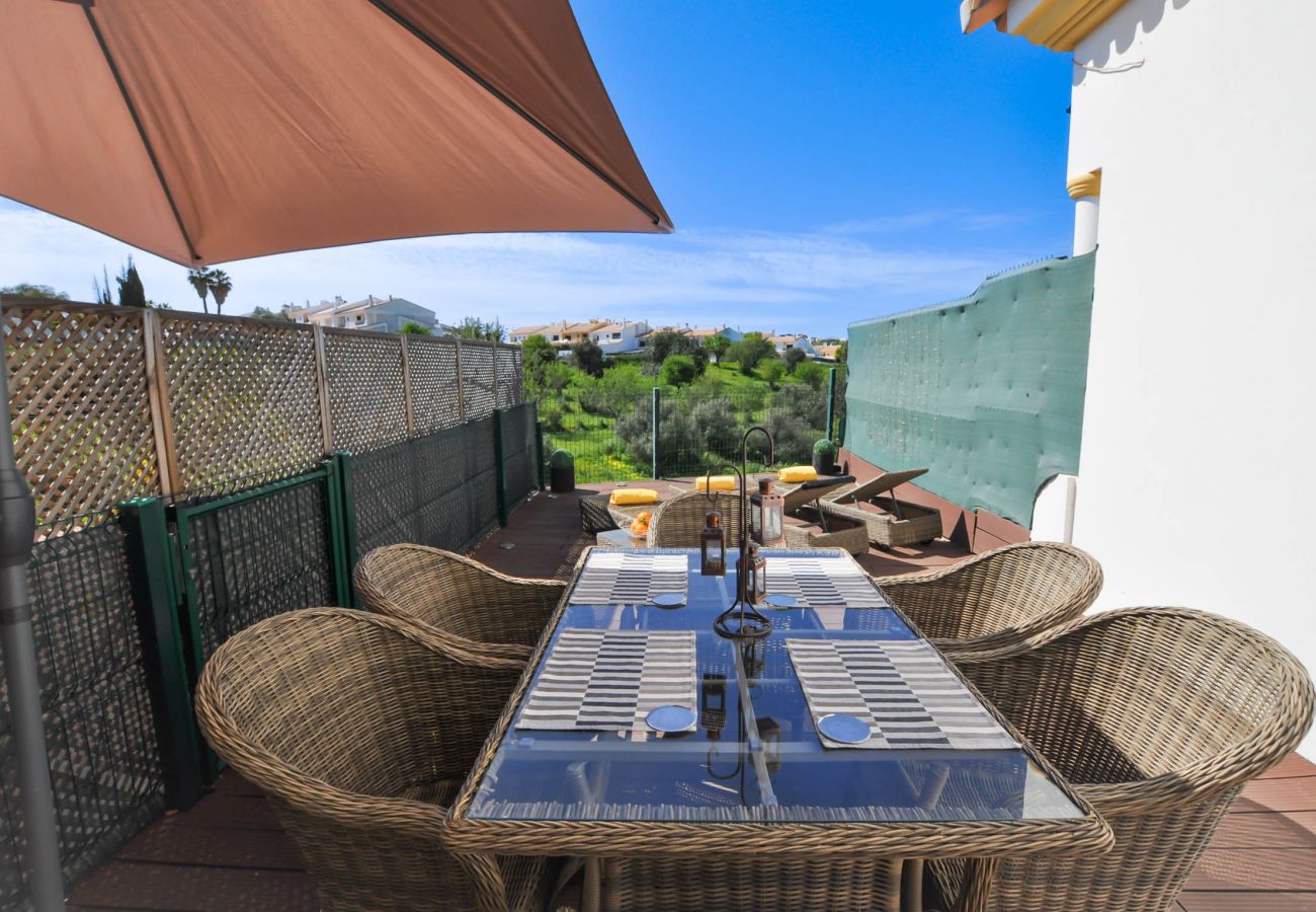 Villa in Albufeira - JoyaTownhouse OCV - near the center, pool and sunny terrace