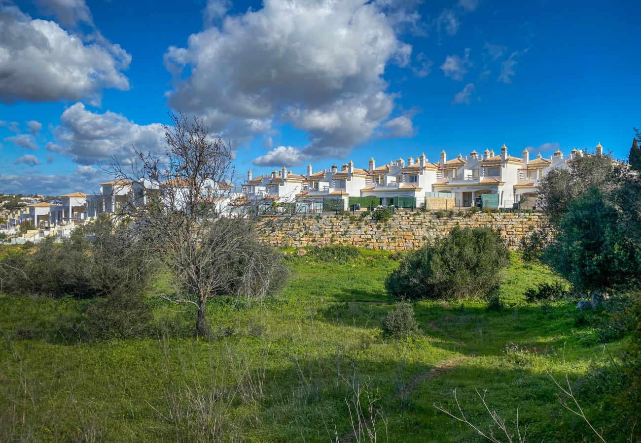 Villa in Albufeira - JoyaTownhouse OCV - near the center, pool and sunny terrace